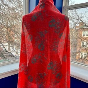 ☠️ Red and Gray Abstract Skull-Patterned Scarf